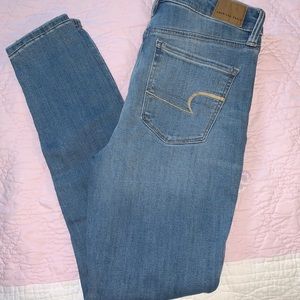 American Eagle supper high-rise jegging